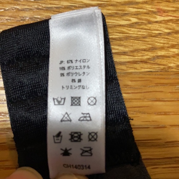 Berlei Shift Underwire Sports Bra 34B - Picture 8 of 8